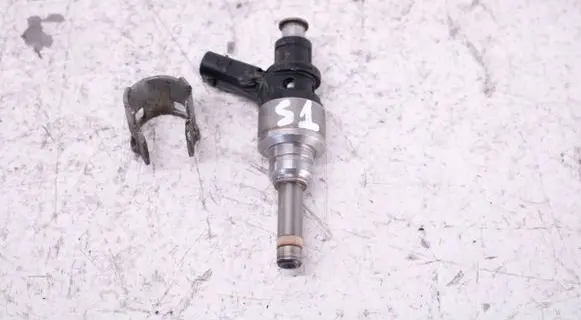Audi Q5 SQ5 Fuel injector 06E036P 104390520