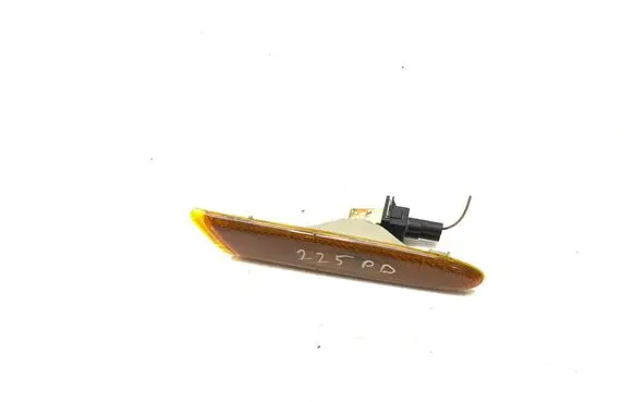 Jaguar XJ X350 Front fender indicator light 2W9315A424A