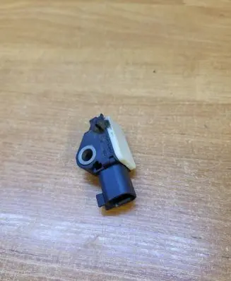 Volvo V70 Airbag deployment crash/impact sensor 30712107