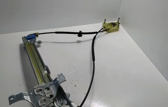 Renault Latitude (L70) Rear window lifting mechanism without motor 827210009R 915017101