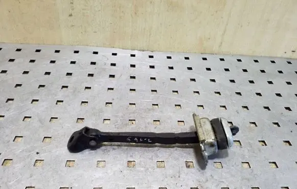 Honda CR-V Rear door check strap stopper