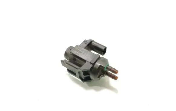 BMW 1 F20 F21 Vacuum valve 8570591