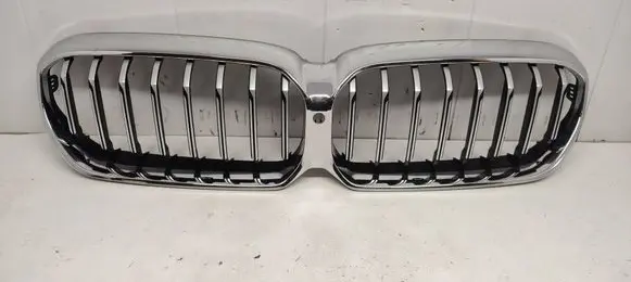 BMW 5 G30 G31 G38 Front bumper upper radiator grill 9852283 617819 9852284
