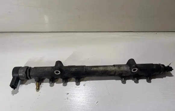 Volvo XC70 Fuel main line pipe 0445215023 30750409