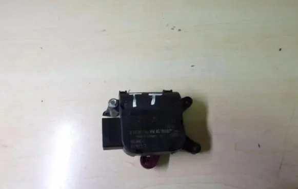 Audi TT TTS Mk2 Air flap motor/actuator 1K2907511E V109