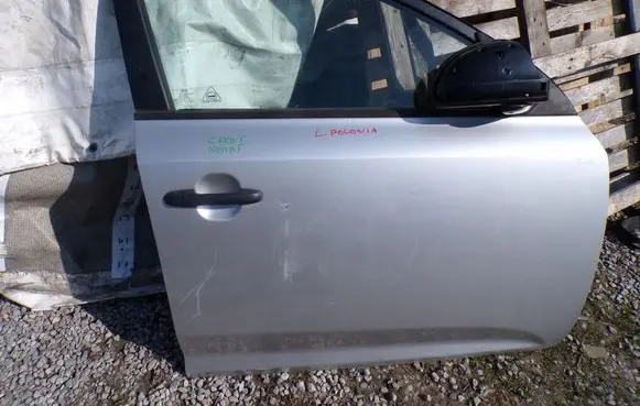 KIA Ceed Front door
