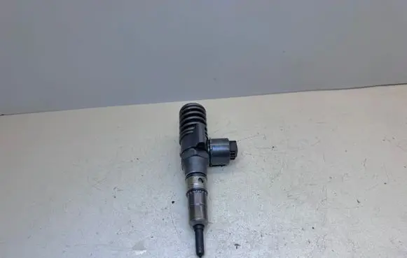 Skoda Octavia Mk2 (1Z) Fuel injector 03G130073GX 0986441516