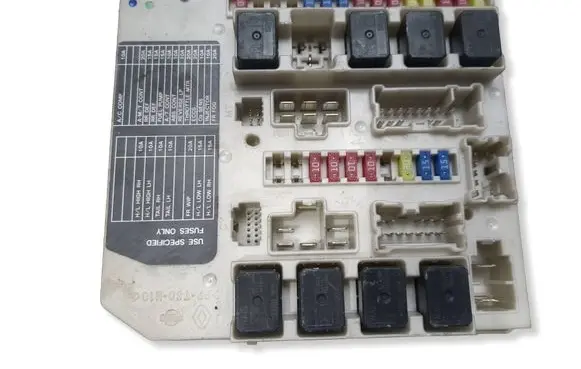 Nissan Micra C+C Fuse module 284B7AX615