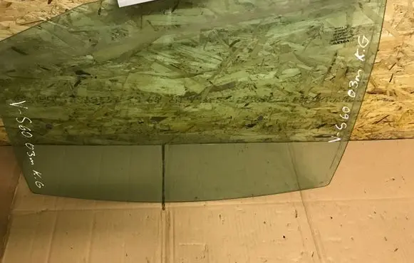Volvo S60 Rear door window glass E000186