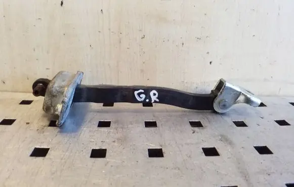 Suzuki Grand Vitara II Rear door check strap stopper