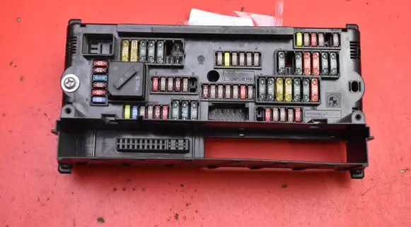 BMW 5 E60 E61 Fuse box set 9210861