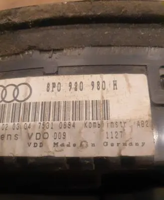 Audi A3 S3 8P Speedometer (instrument cluster) 8P0920980H