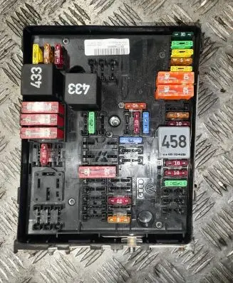 Skoda Octavia Mk2 (1Z) Fuse module 01394932 0517148580E 29800