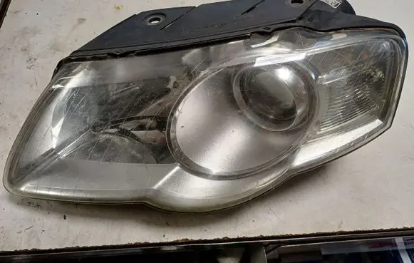 Volkswagen PASSAT B6 Headlight/headlamp 3C0941005T