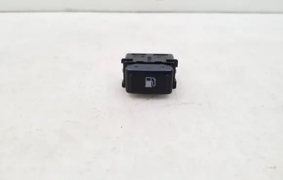 Renault Alaskan Fuel tank opening switch 