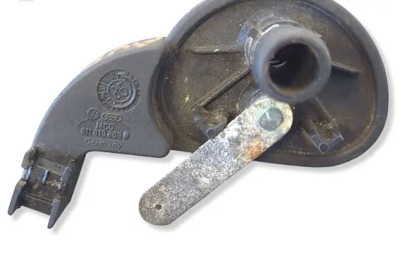 Audi 80 90 B2 Coolant heater control valve 811819809