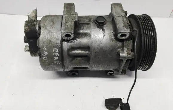 Renault Megane I Air conditioning (A/C) compressor (pump) 7700872159