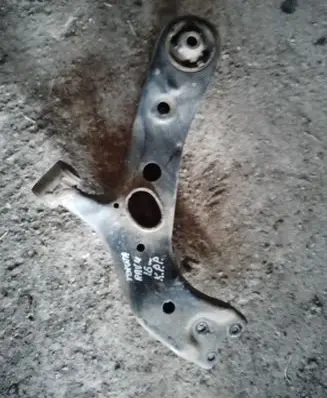 Toyota RAV 4 (XA40) Front lower control arm/wishbone