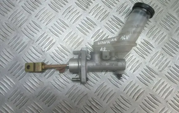 Suzuki Liana Clutch slave cylinder 