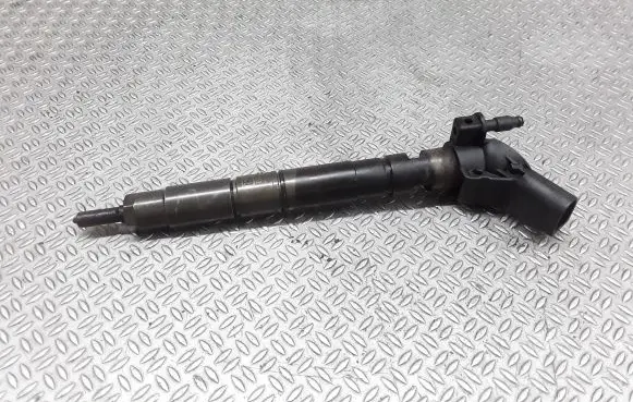 Volkswagen Phaeton Fuel injector 059130277AB