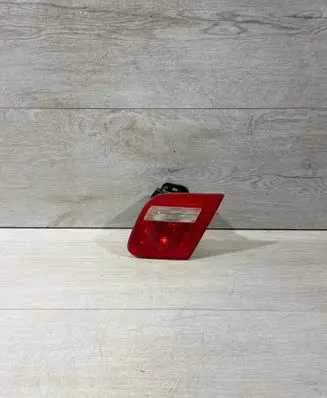 Tailgate rear/tail lights