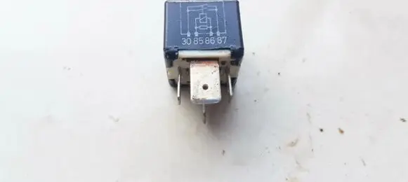 Audi A6 S6 C4 4A Other relay 443951253J 30858687