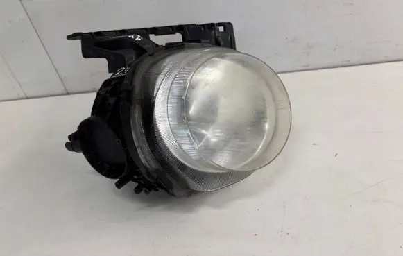 Nissan Juke I F15 Headlight/headlamp