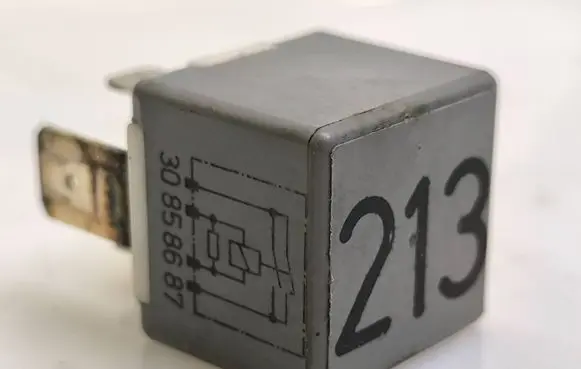 Audi A4 S4 B5 8D Other relay 443951253J