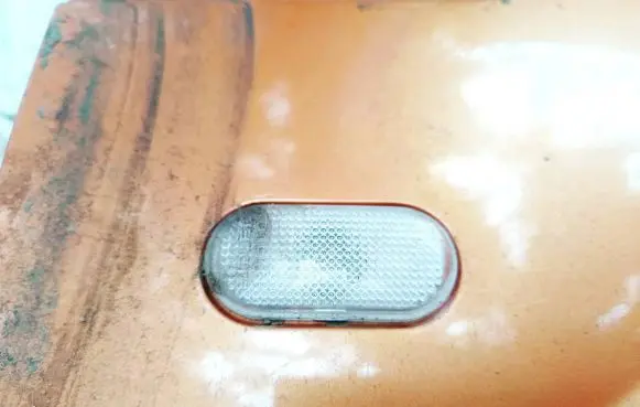 Renault Twingo II Front fender indicator light