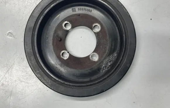 Opel Mokka Crankshaft pulley 55575960