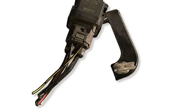 Toyota Yaris Glow plug pre-heat relay 2861067010 1567000671