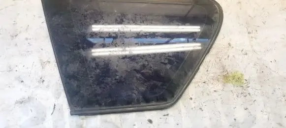 Toyota Avensis Verso Rear side window