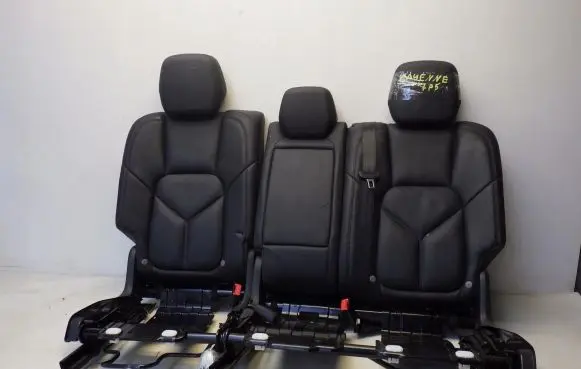 Porsche Cayenne (92A) Rear seat 