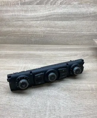 BMW 5 E60 E61 Climate control unit 6956827