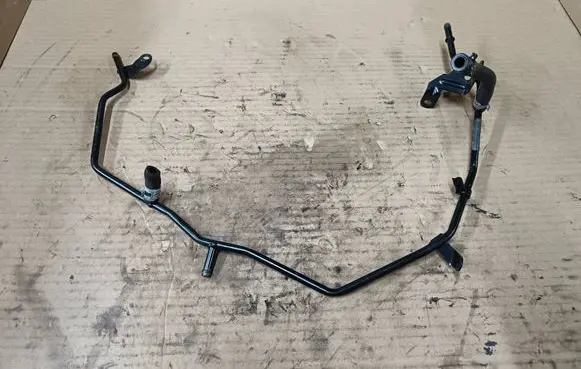 Engine coolant pipe/hose