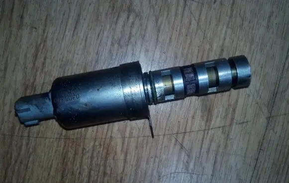 Nissan Micra Camshaft vanos timing valve 25342153 0305300