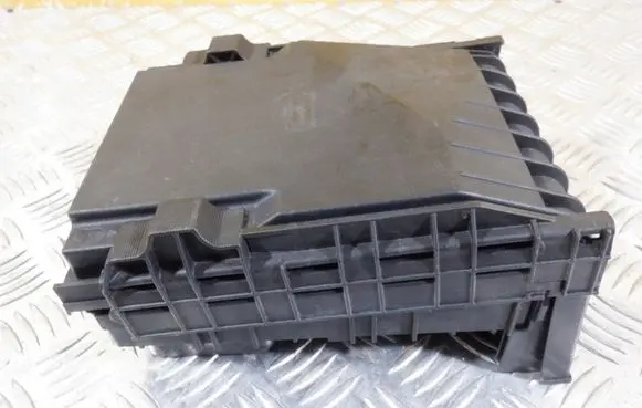 Volkswagen PASSAT B6 Fuse module 3C0937125