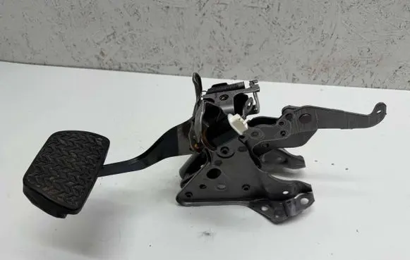 Toyota RAV 4 (XA50) Brake pedal 8951042010