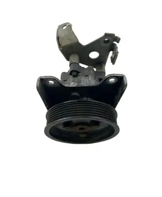 BMW 5 E60 E61 Power steering pump 7516848
