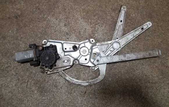 BMW 5 E34 Front door window regulator with motor 51331977610