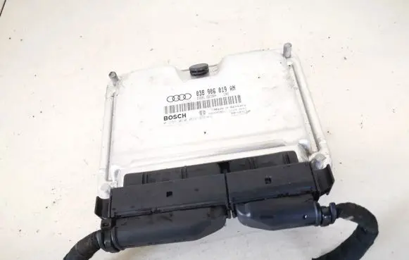 Audi A4 S4 B5 8D Engine control unit/module 038906019an 0281010094