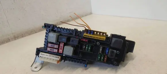 Mercedes-Benz C W204 SAM control unit A2049060705 A2045458932 A2129028502
