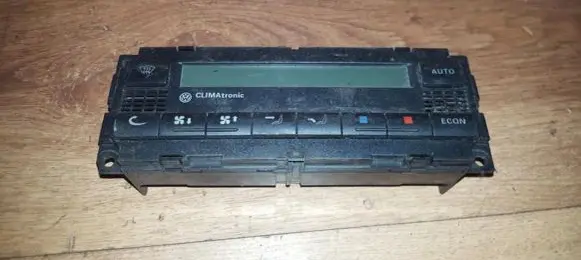 Volkswagen PASSAT B5 Climate control unit