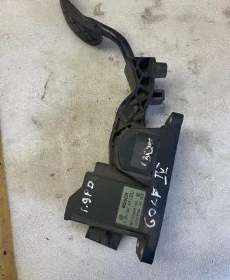 Volkswagen Golf IV Accelerator throttle pedal 1J2721503B 0281002346 7202308