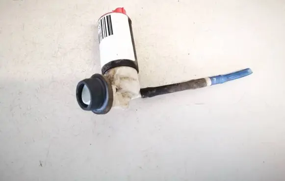 Toyota Yaris Windscreen/windshield washer pump