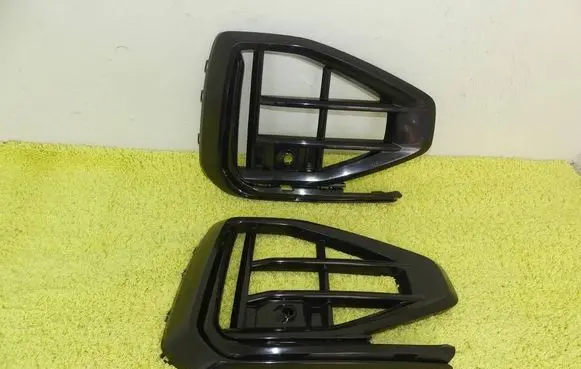 Volkswagen Touareg III Front bumper lower grill 760853666K