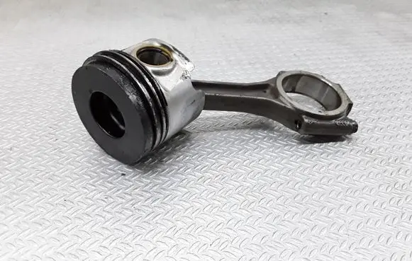 Audi A4 S4 B7 8E 8H Piston with connecting rod