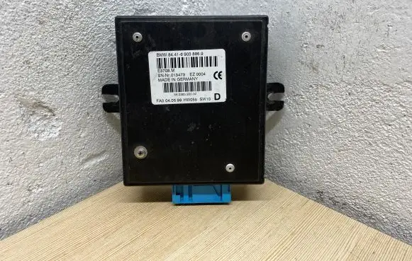 BMW 7 E38 Voice control module 6903886