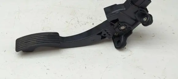 Mitsubishi Outlander Accelerator throttle pedal 1600A116