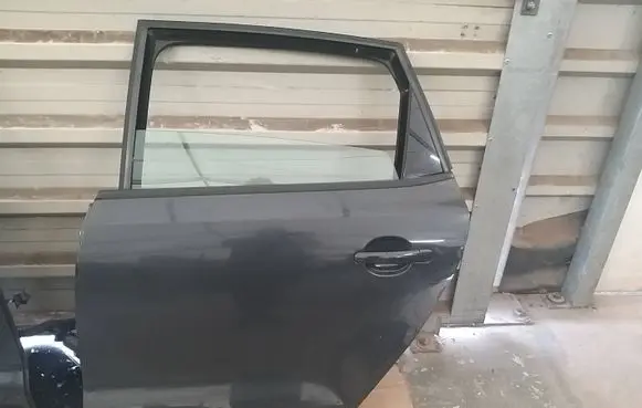 Volkswagen Polo V 6R Rear door